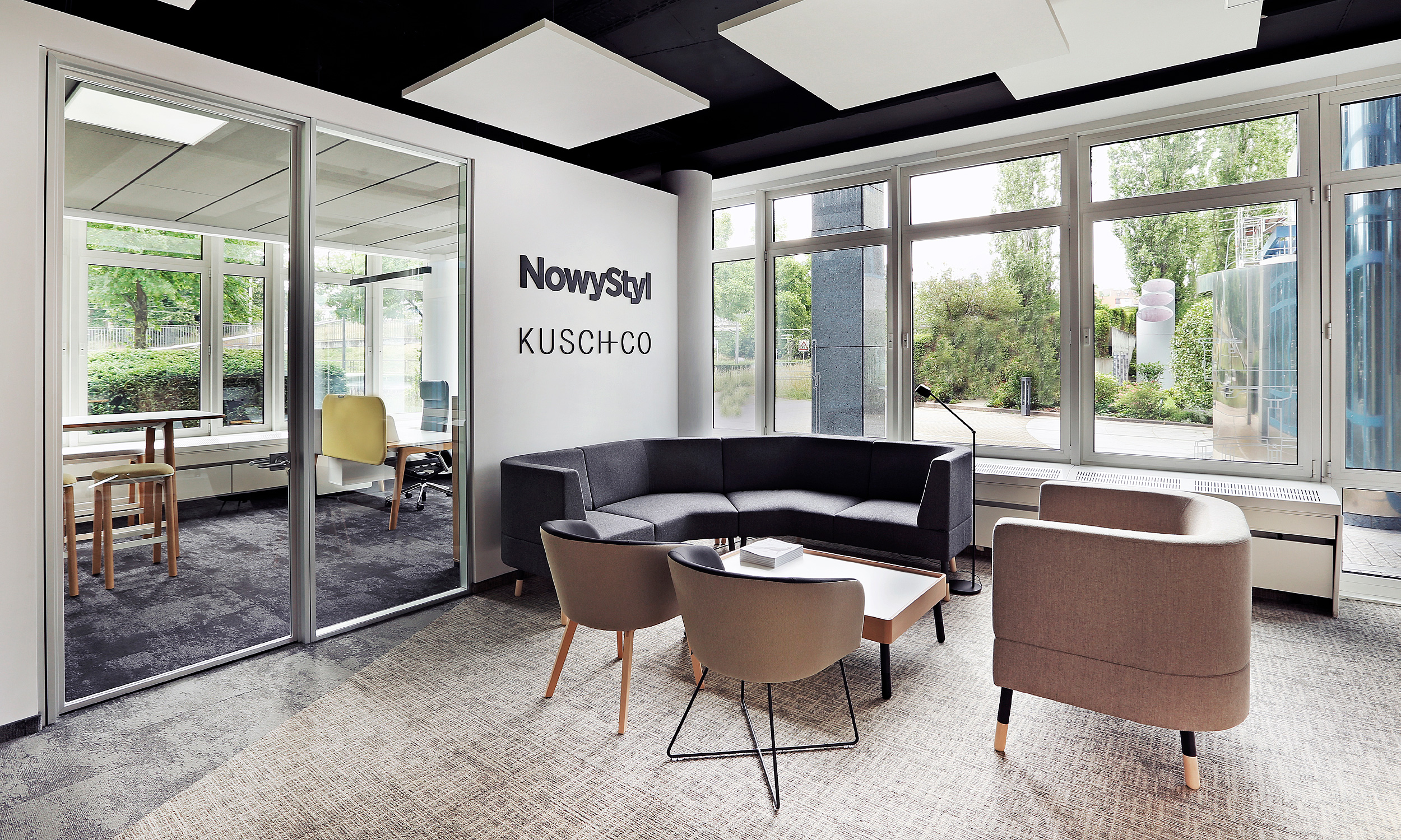 Nowy Styl Showroom Stuttgart furniture and solutions for offices